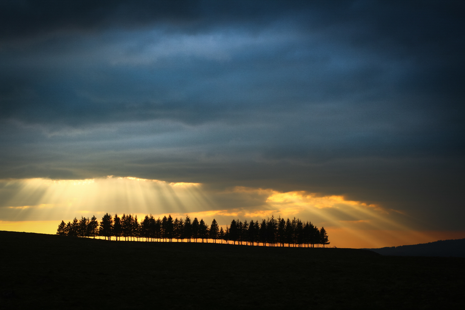 Lumières incroyables sur le buron - Plateau de l'Aubrac