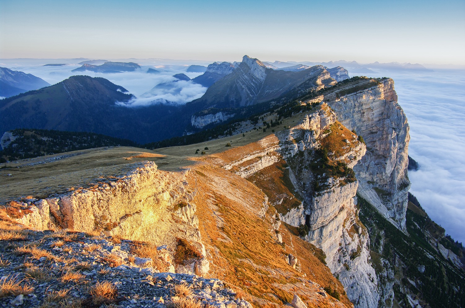 lever de soleil sur la dent de Crolles - stage photo montagne en Chartreuse