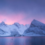 le pont de fredvang en hiver dans les îles Lofoten