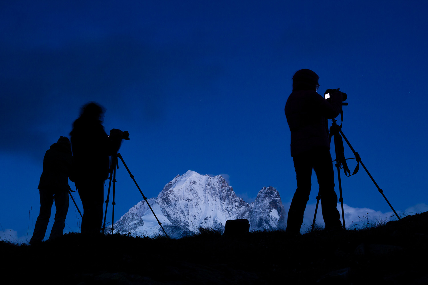 stage photo de montagne au lac de Chesery, avec l'Aiguille verte et les Drus