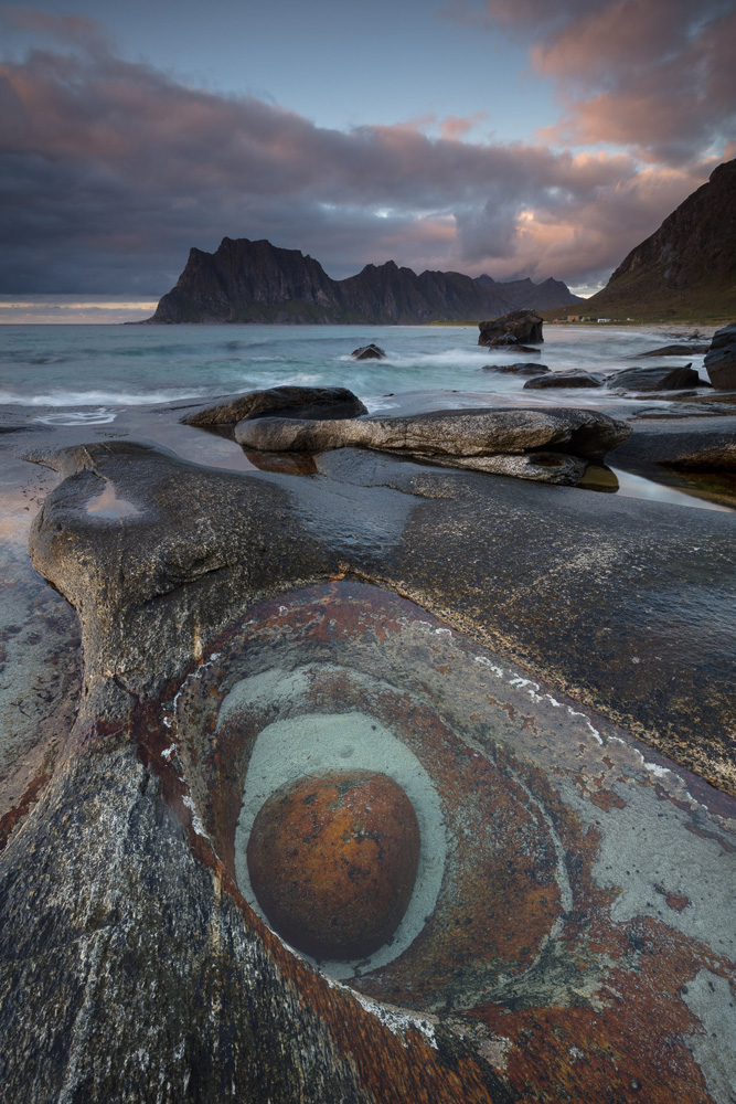 photo de marmite de géant à Utakleiv, pendant un voyage photo en automne dans les îles Lofoten