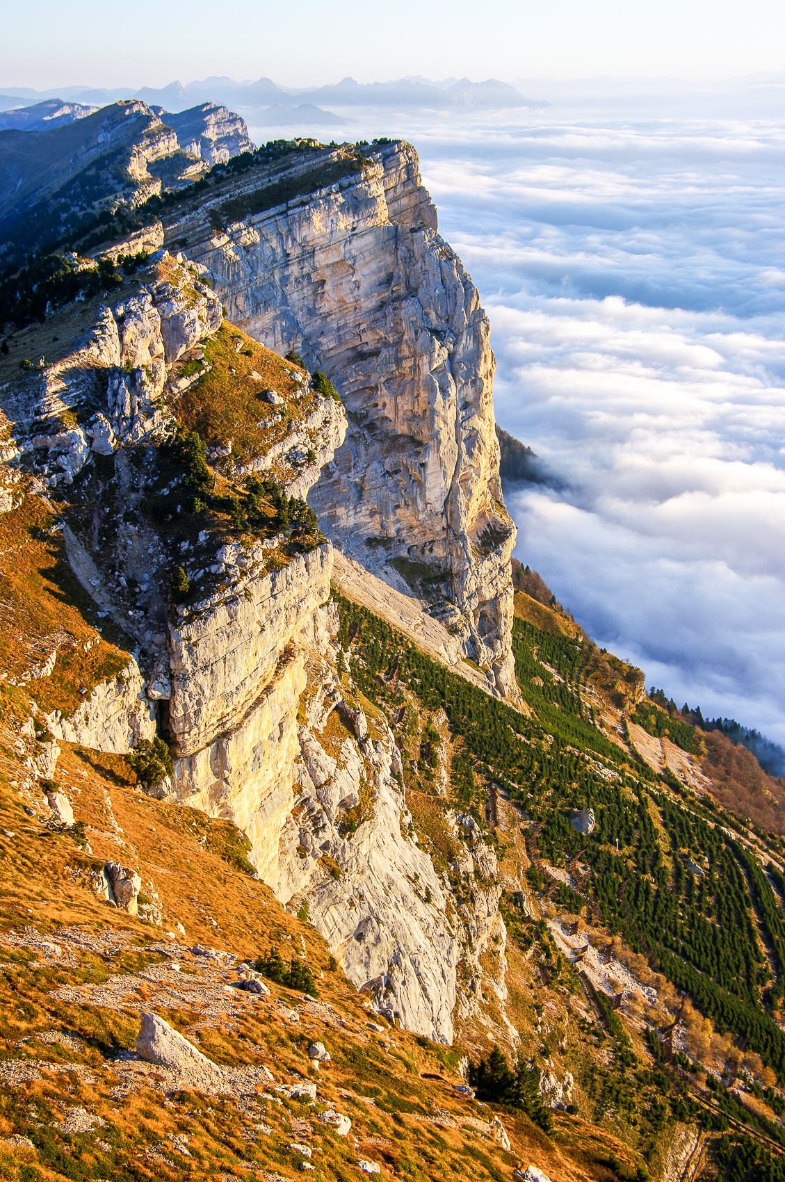 Pilier de la dent de Crolles au lever du jour, Chartreuse