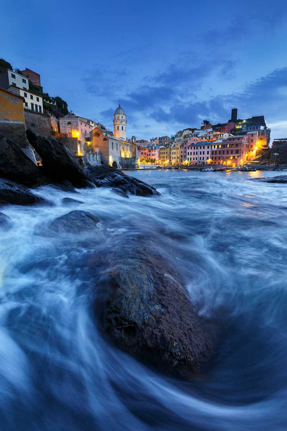 photo de mer à l'heure bleue à Vernazza, voyage photo Cinque Terre