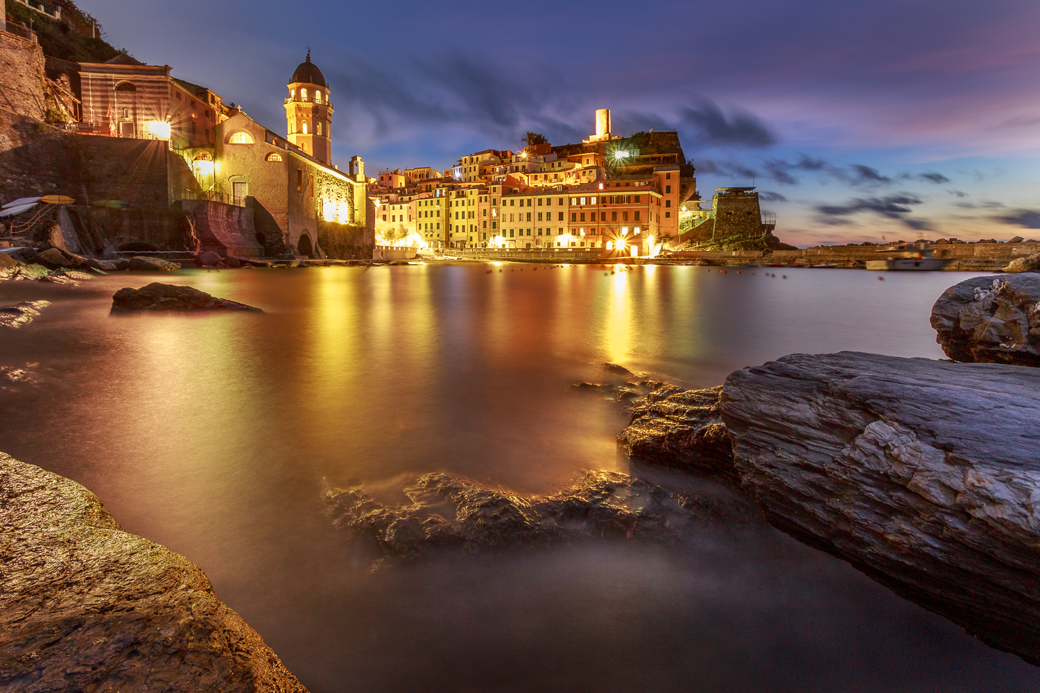 Vernazza à l'heure bleue, photo de bord de mer dans les Cinque Terre