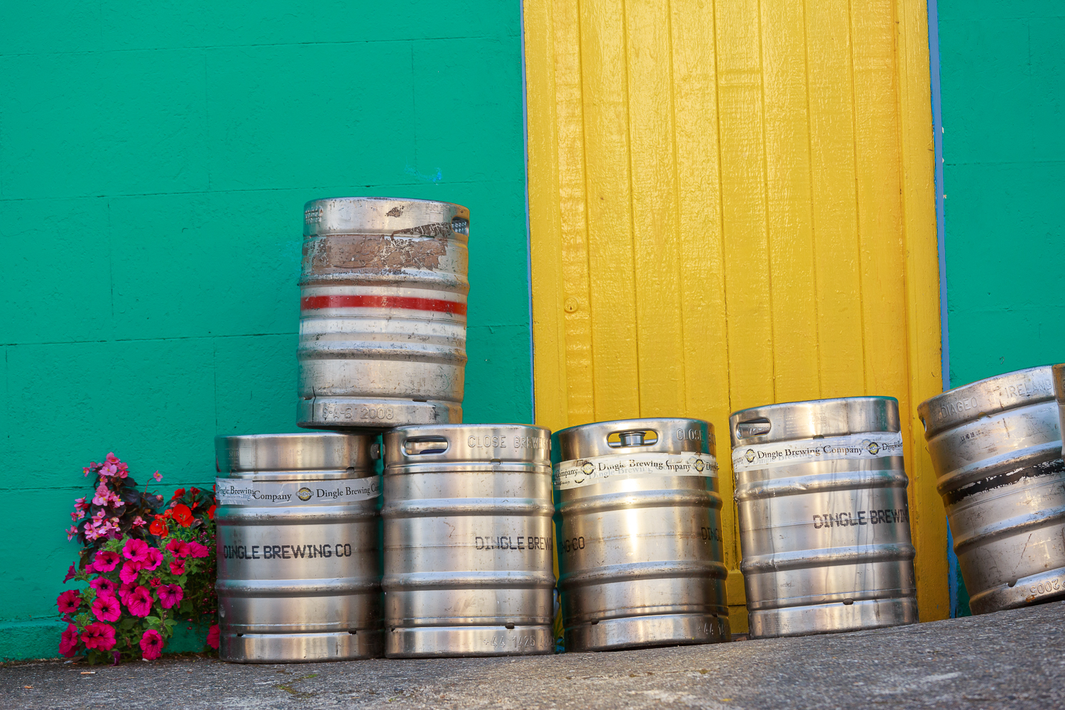 fût de bière devant un pub, voyage photo Irlande