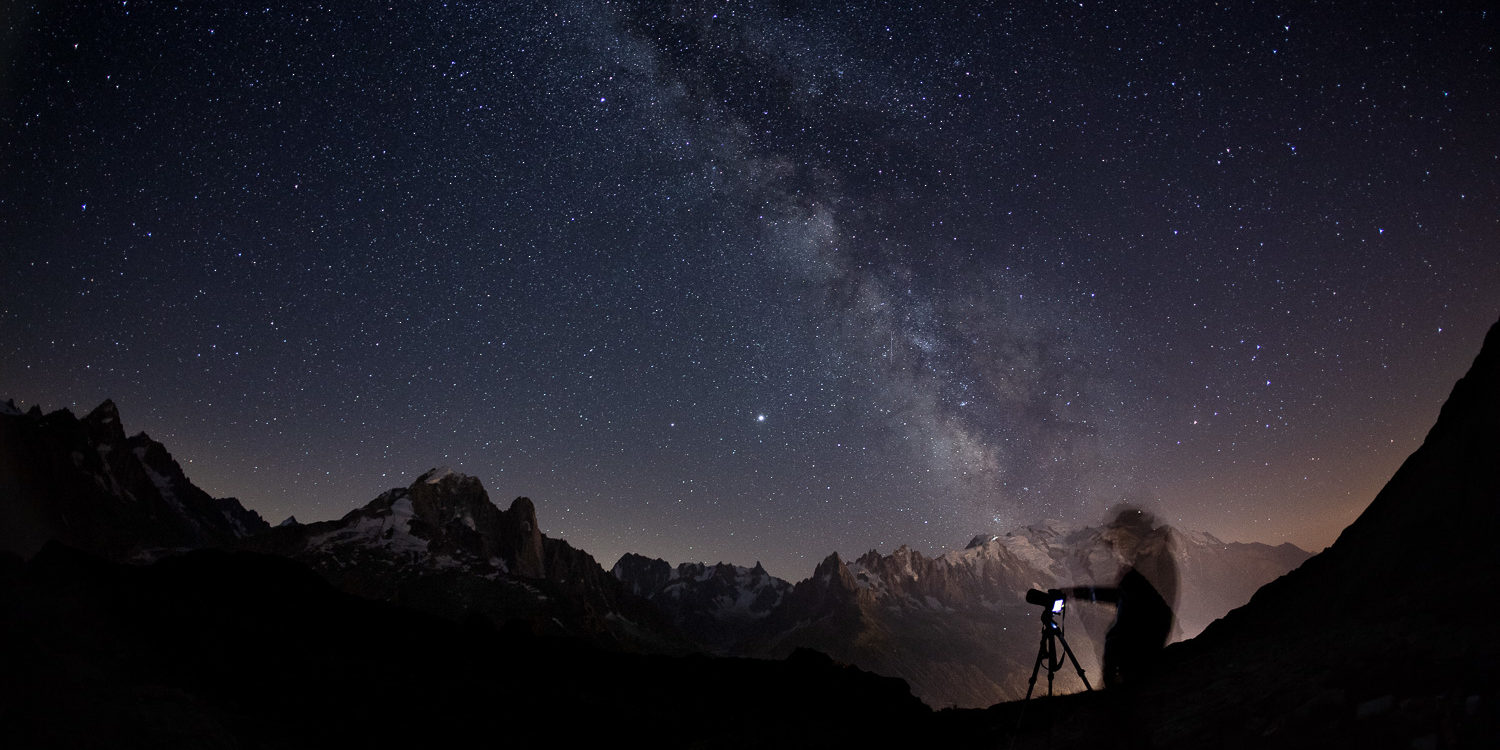 La Voie Lactée au-dessus de la chaine du Mont Blanc, pendant le stage photo Un balcon sur le Mont Blanc