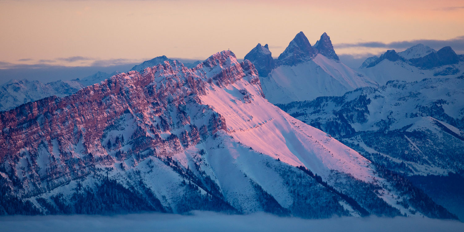Les Alpes au crépuscule photographiés du Semnoz