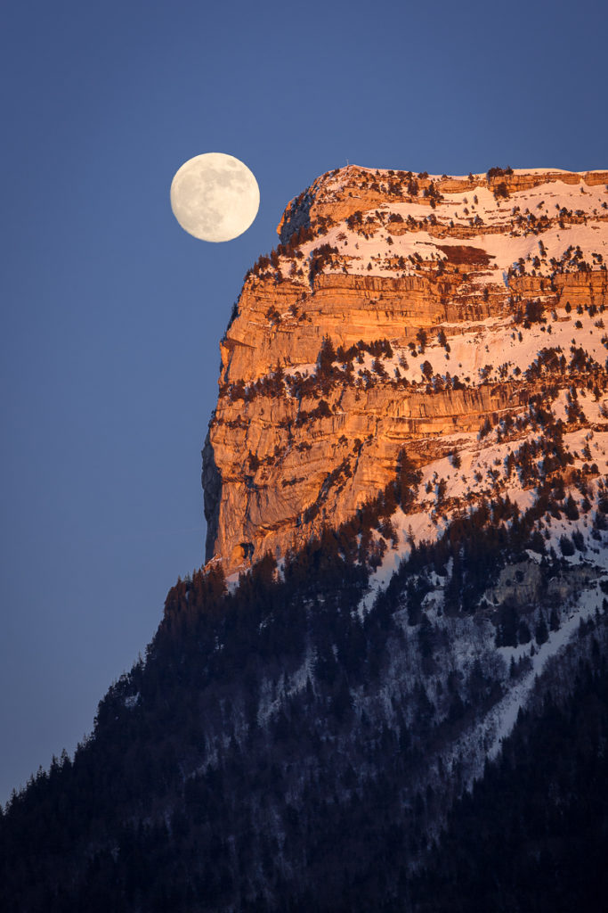 Photo de pleine lune en Chartreuse