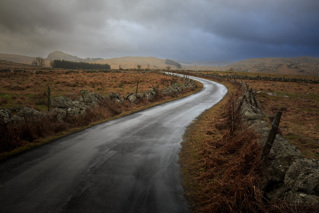 route d'Aubrac sous la pluie