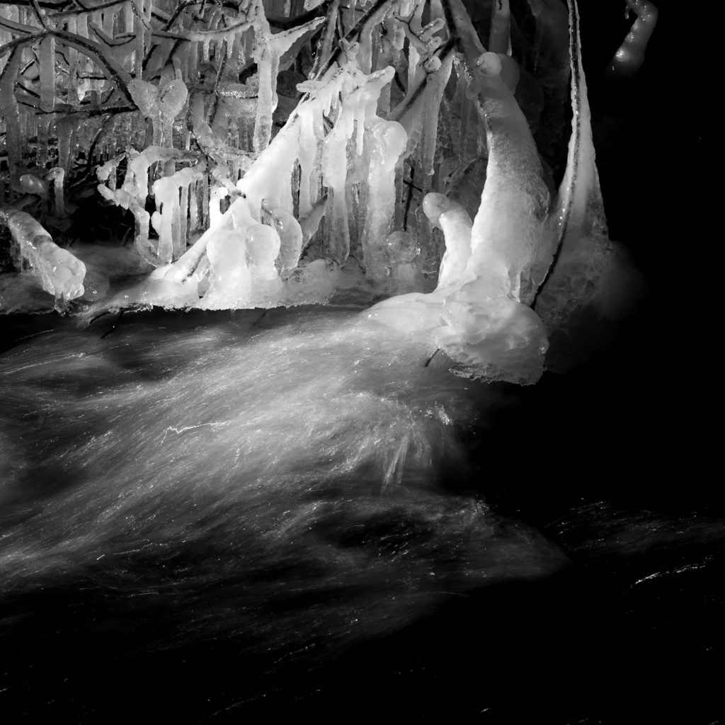 glace dans un torrent d'Aubrac