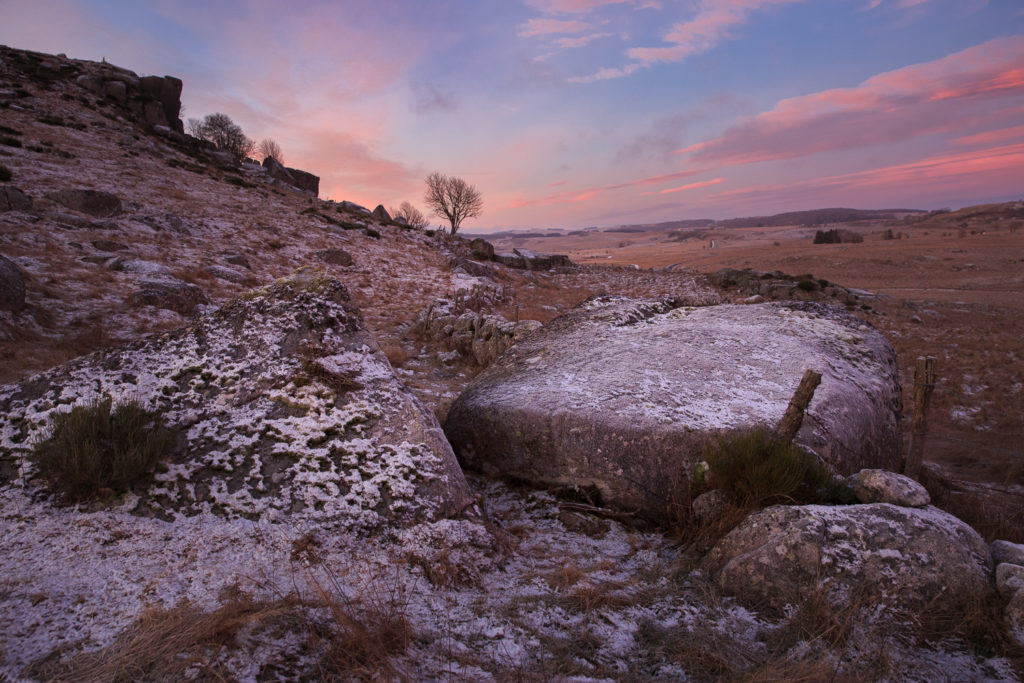 matinée en Aubrac, paysage au lever du soleil